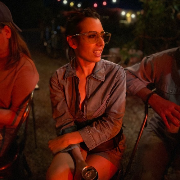 Hi, I’m Max! I love fashion and interior design. - Picture 5 of 17